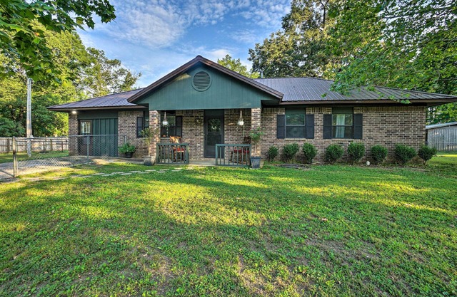'Deer Camp Run' Escape w/ Hot Tub & Game Room