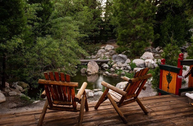 Deer Creek - Two-Bedroom | Three Beds | One Bathroom | Sleeps Five