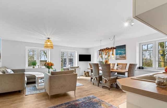 Deichoase Holiday Home – Your New Retreat on the North Sea, Right by the Dike.