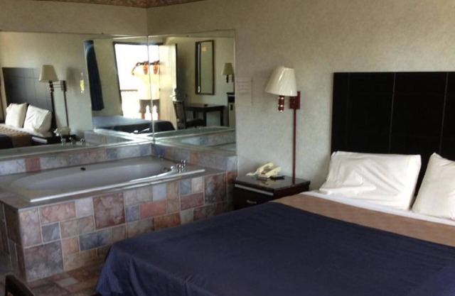 Del Amo Inn