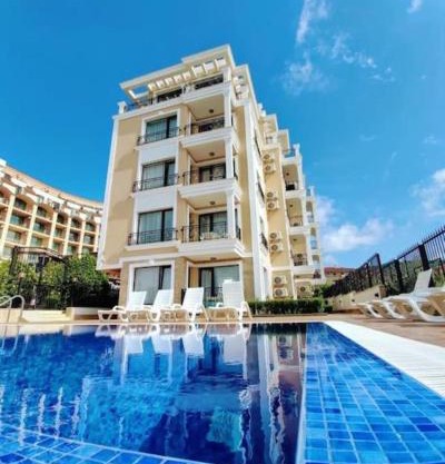 DELUXE Beach Apartment in Sveti Vlas