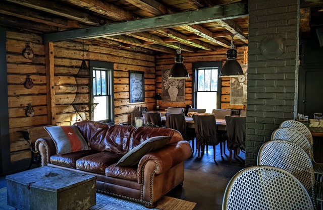 Deluxe Cabin in the Black Hills ~ Hunt ~ Hike ~ Bike ~ Ski~ UTV ~ COME & RELAX!