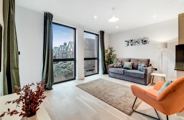 Deluxe Harrow Wembley Apartment