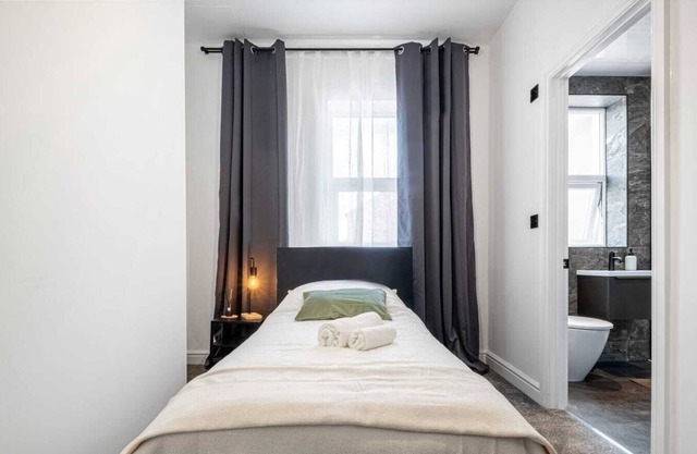Deluxe single room-ensuite-Newcastle-Room nr 6