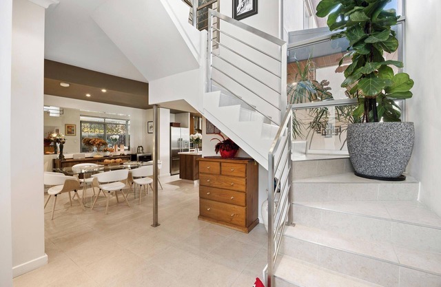 Deluxe townhouse living in West Leederville close to Perth, trains, beaches