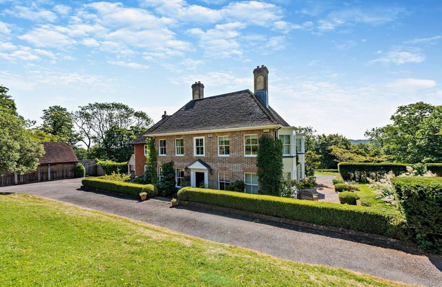 Denswood House - Six Bedroom House, Sleeps 12