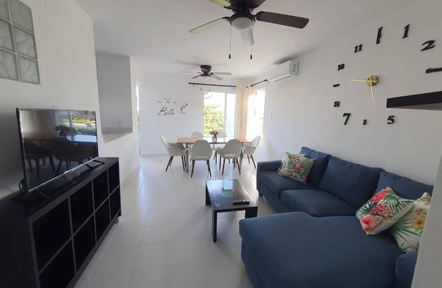 Depa de 3 habs, 3 baños y piscina (Zona Hotelera)