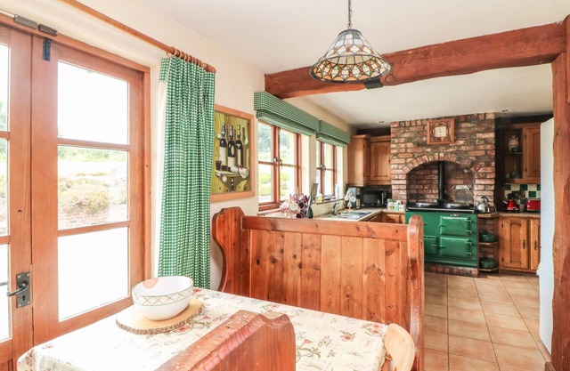 DERRYWATER HOUSE, pet friendly in Aughrim, County Wicklow