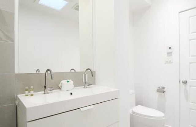 Design 3-bedroom flat with private terrace in Little Italy by Denstays