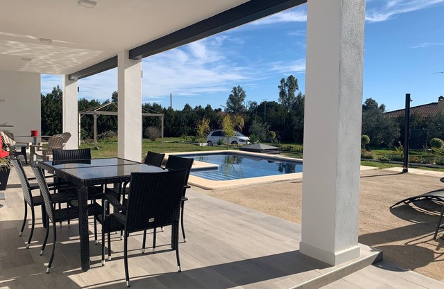 DESIGN VILLA WITH LARGE GARDEN AND PRIVATE POOL
