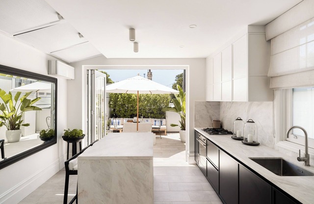 DESIGNER CHIC IN HEART OF WOOLLAHRA VILLAGE
