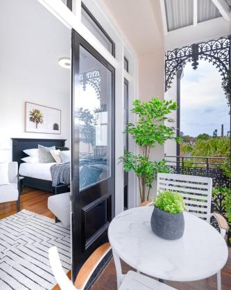 Designer Styled Studio in Central Trendy Glebe