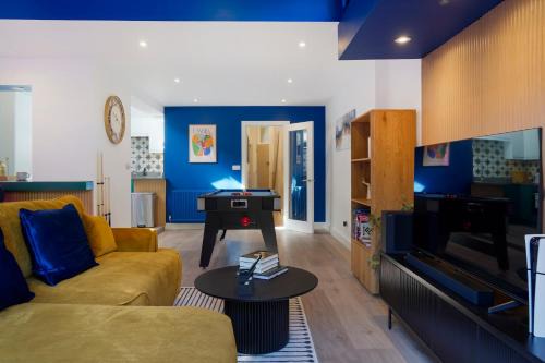 Designer Wandsworth flat -Hot Tub, PS5, Pool Table