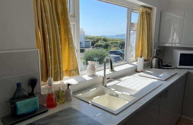 DEU DRAETH, pet friendly, with a garden in Abersoch