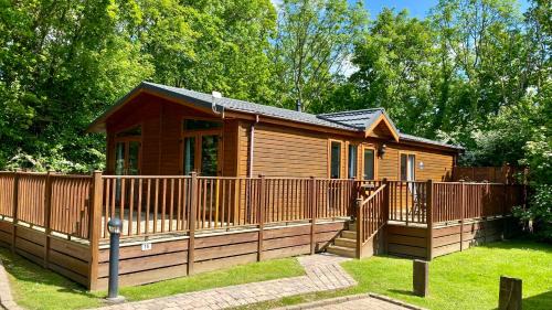 Devon Comfort Lodge with Hot Tub - Spa Resort in Devon