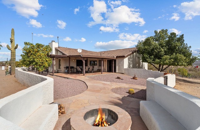 Diamondback Ranch- Horse Stalls Inc!/RV Hook ups