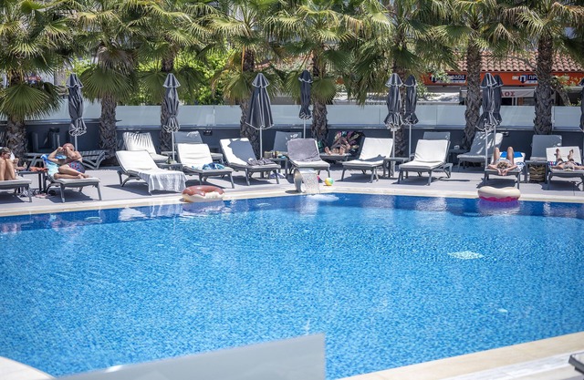 Dionysos Hotel & Suites
