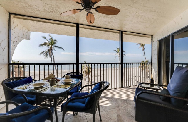 Direct Beach Front/Best View of Gulf/Remodeled Pointe Santo E36 Sanibel