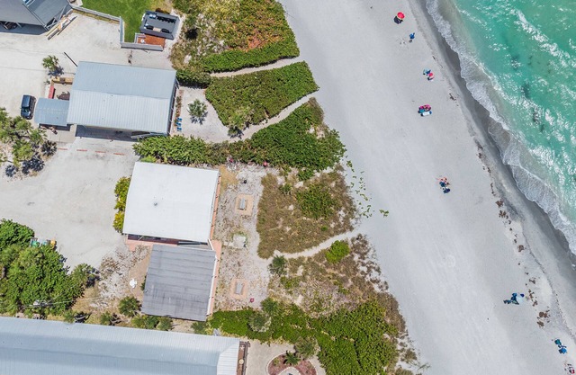 Direct Beachfront Unit-Ground Level-Walking Distance to all Bars and Restaurants