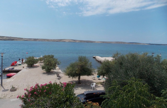 Directly by the sea - Apartments Vivien in Kustici
