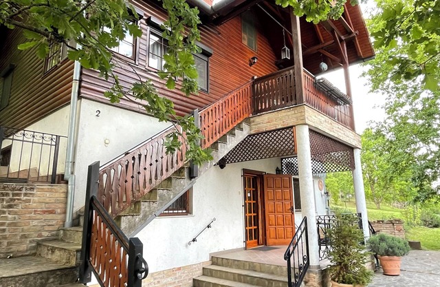 Directly from owner, furnished in shooting-country style, up on Fonyód-hill