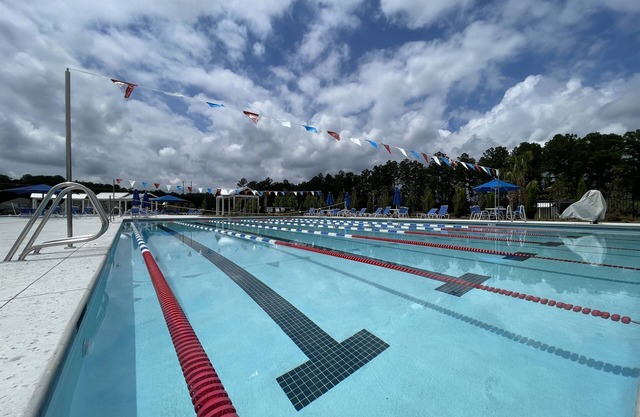 Discounted Pools Waterslide Playground King Suites