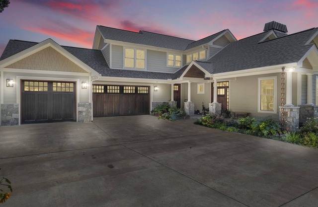 🚜Discover 'Halewood Farm'. Dog-Friendly 3,000 sq ft Home w/HOT TUB & Game Shed