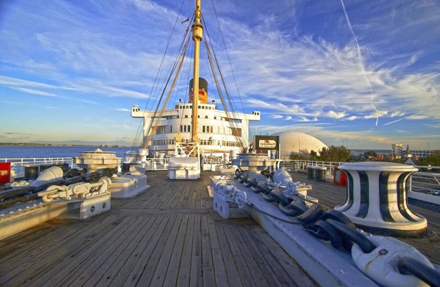 Discover Historic Charm in Our Cozy Ship Stateroom Near Shoreline | 4 Rooms