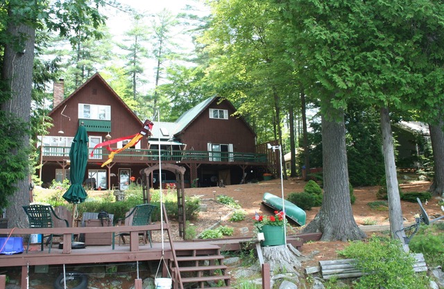 Discover Mount Vernon charm in our spacious 3-bedroom retreat