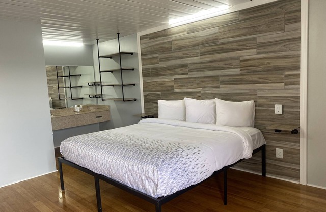 Discovery Inn Macon