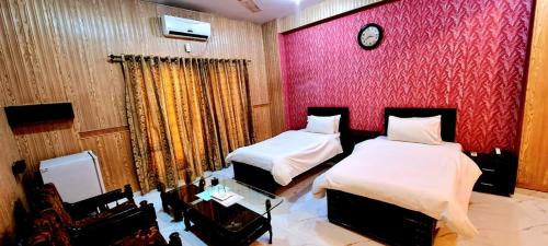 Divine Hotel1