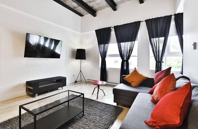 DL | Breathtaking 2000sqft 3beds/3bath Plateau
