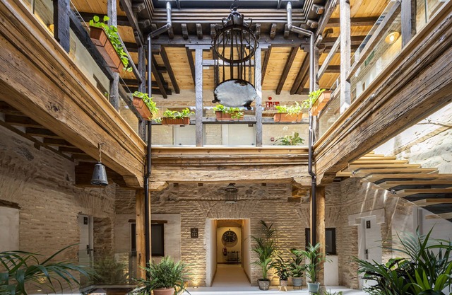 Dobo Azacanes Hostal