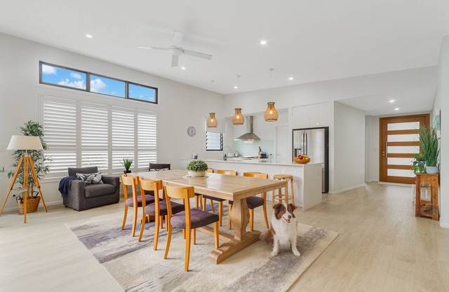 Dog-Friendly Beach House @ Black Rocks by uHoliday