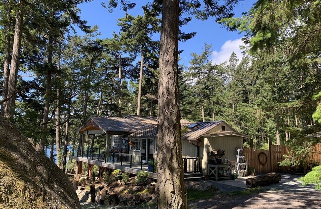 Dog friendly hideout next door to Doe Bay Resort on Washington's Orcas Island