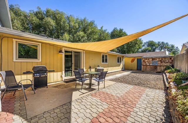 Dog Friendly Light & Bright Space w/Patio & BBQ | > 10 min Drive to Downtown & BSU