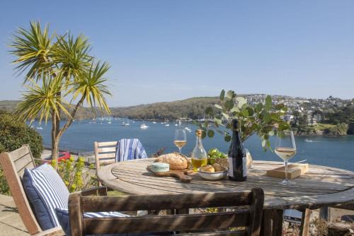 Dolly's Plaice, Fowey
