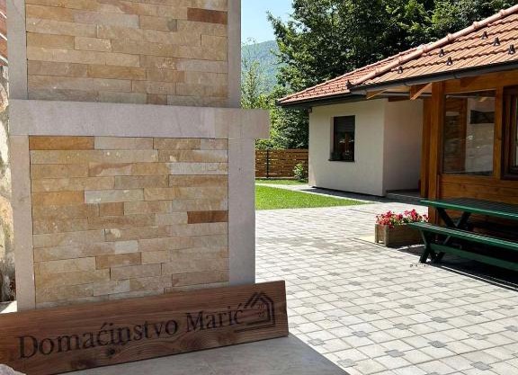 Domaćinstvo Marić