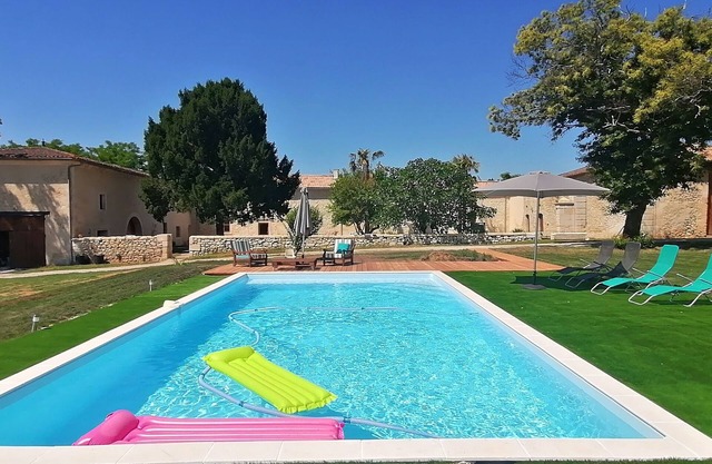 Domaine de Gaïa, Villa, Piscine, Pétanque, Poulailler, on 1.5 ha, Saint-Emilion