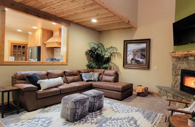 Donnelly Cabin | Hot Tub, Fire Pit, Near Lake Fun