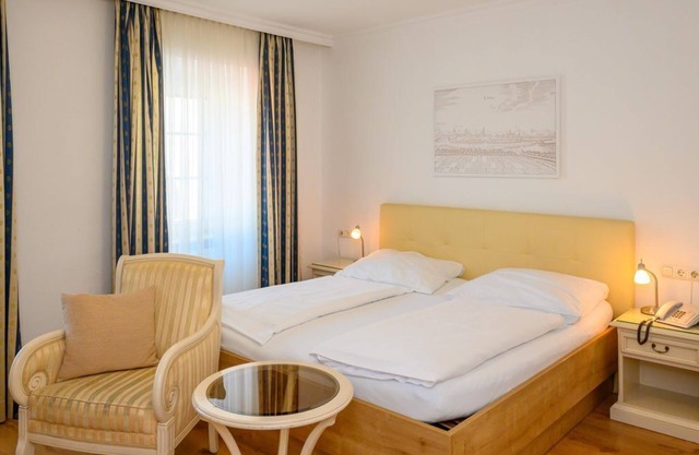 Doppelzimmer, Dusche, WC - Appartement-hotel GH Zum Goldenen Schiff
