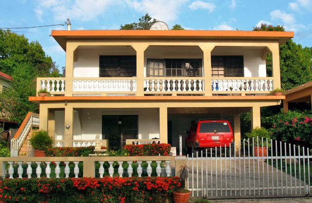 Dos Palmas-3Bdrm, 2Ba, Walk One Block to Caribbean,Malecon,restaurants,etc