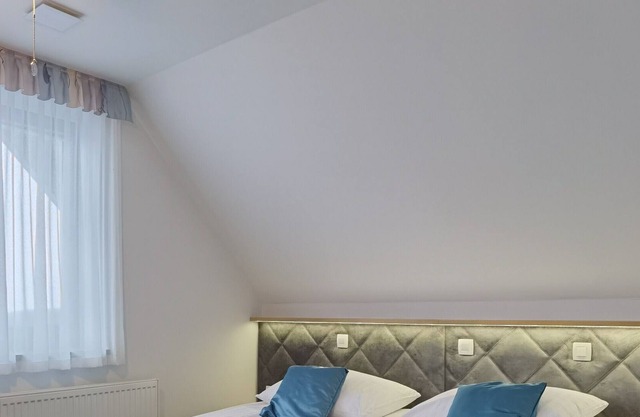 Double or Twin room with balcony and shower 18