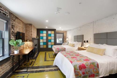 Double Queen Suite 1st Floor Boutique Hotel