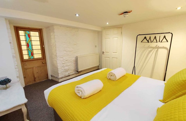Double room, Kitchen, Livingroom & Private Parking