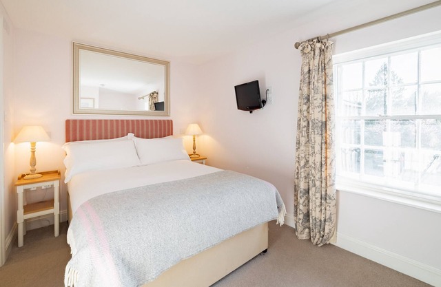 Double room-Standard-Ensuite with Shower