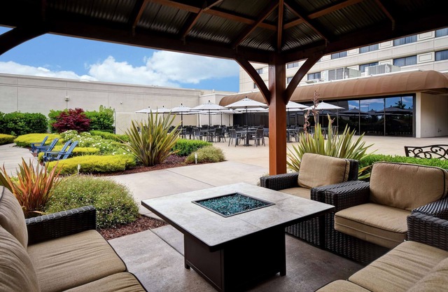 DoubleTree by Hilton Hotel Pleasanton at the Club