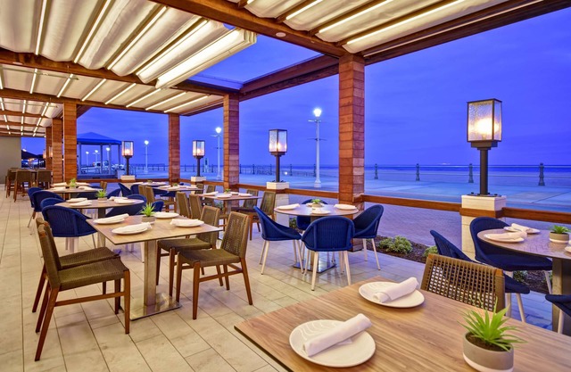 DoubleTree by Hilton Virginia Beach Oceanfront South