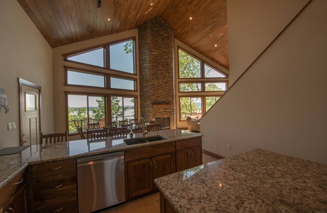 Douglas Lake Villa Near The Smoky Mountains, On Douglas Lake!