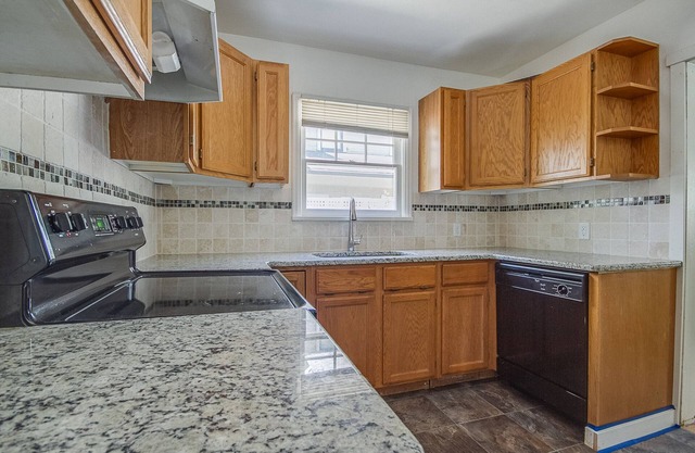 downtown 2 bedroom cottage